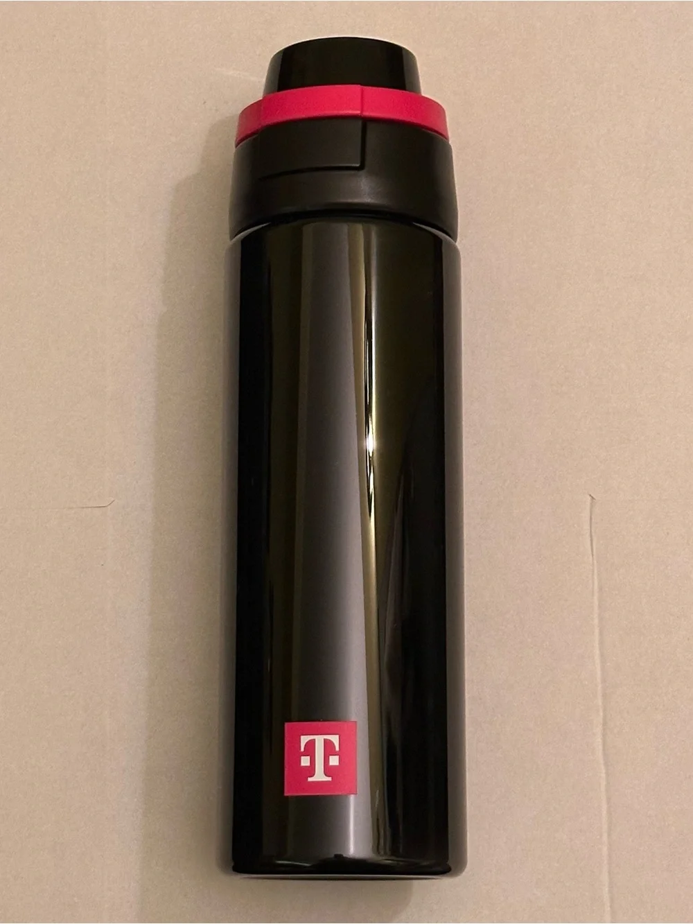 NWT T-Mobile Tuesday 24oz Black & Magenta Water Bottle Flip Straw